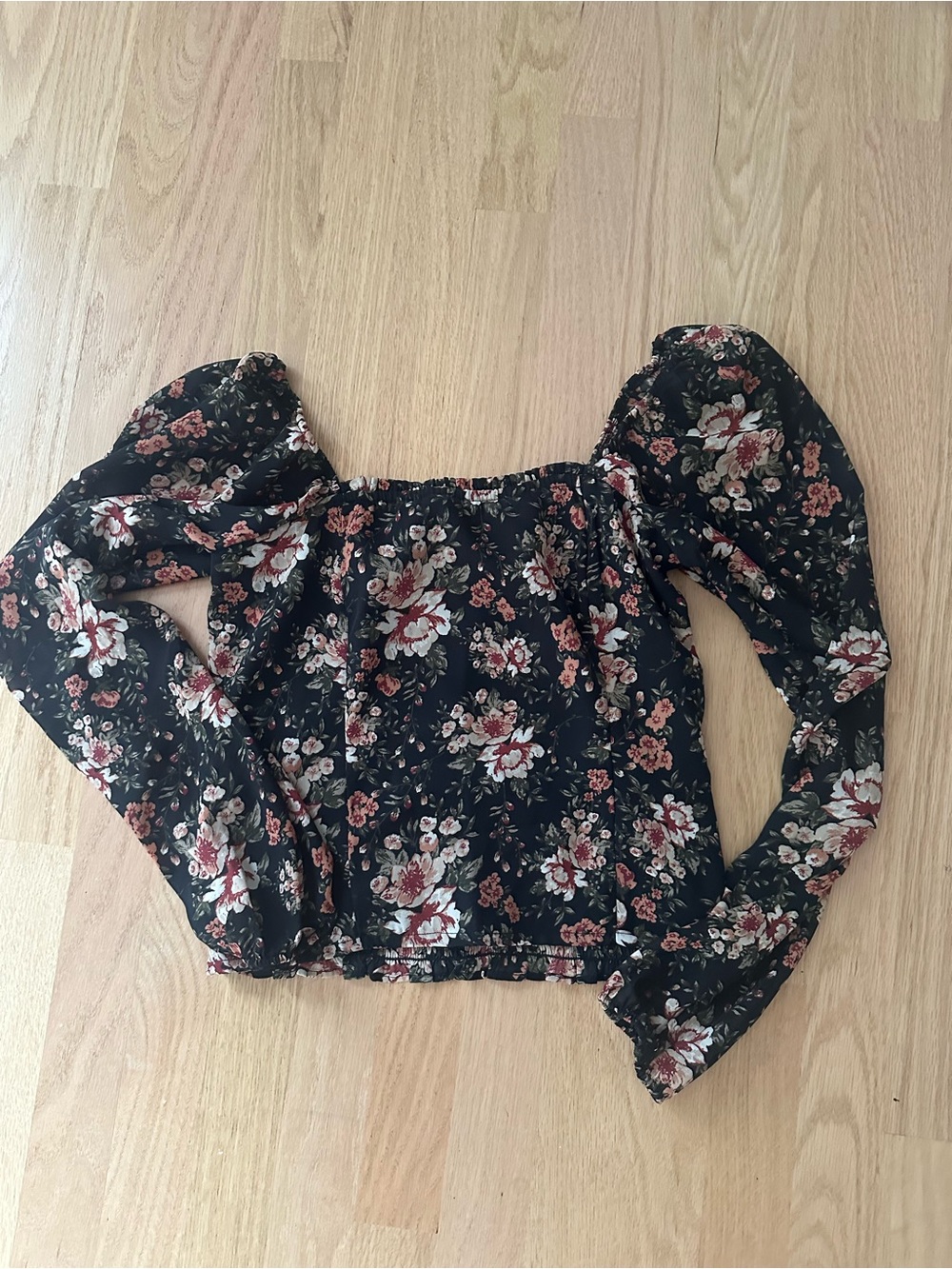 Abercrombie & Fitch Black Floral long sleeve